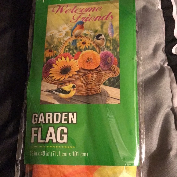 Extra Large Garden Flags - Picture 3 of 4